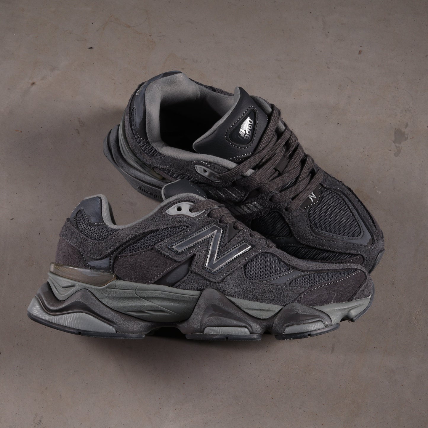 New Balance 9060 Magnet