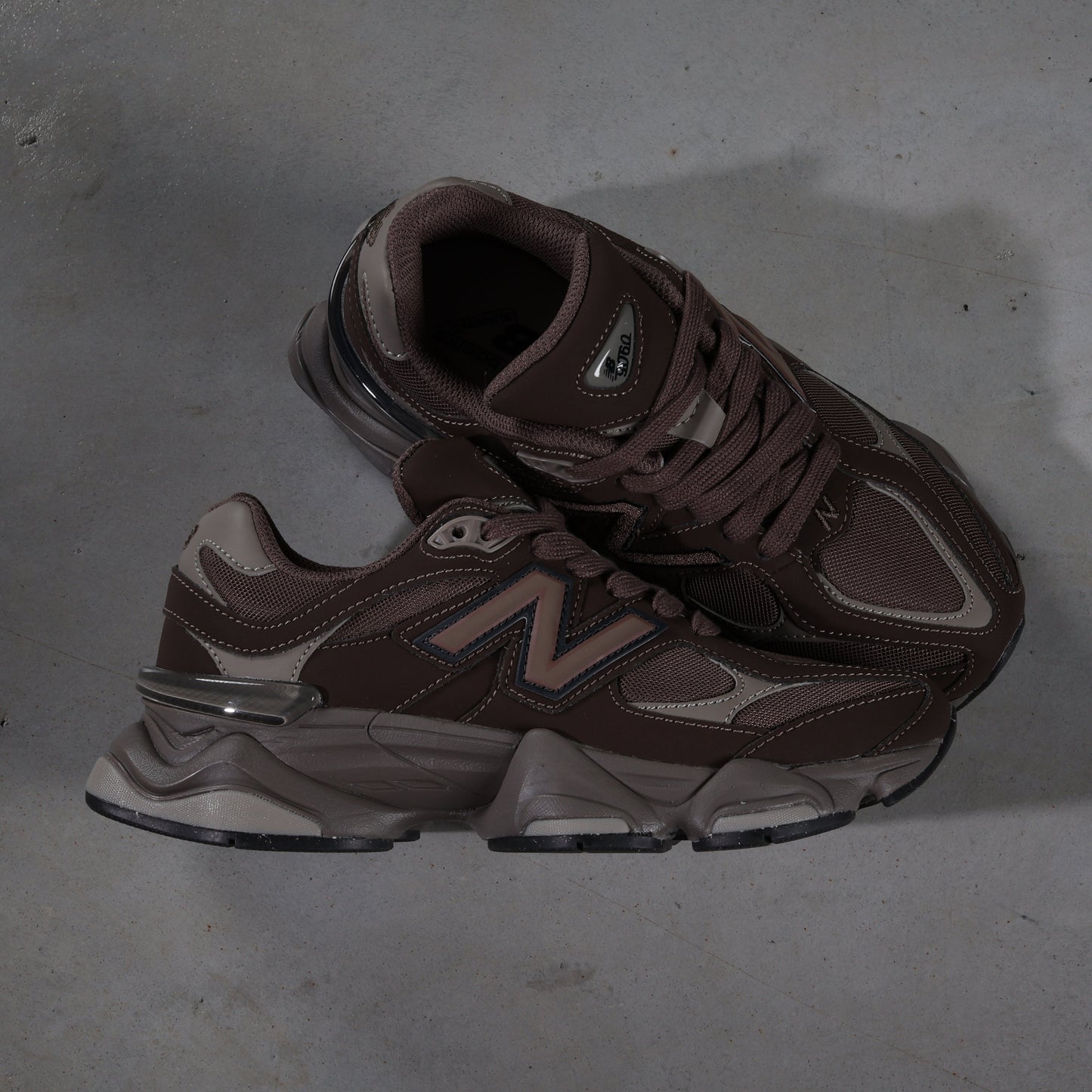 New Balance 9060 Mono Cortado
