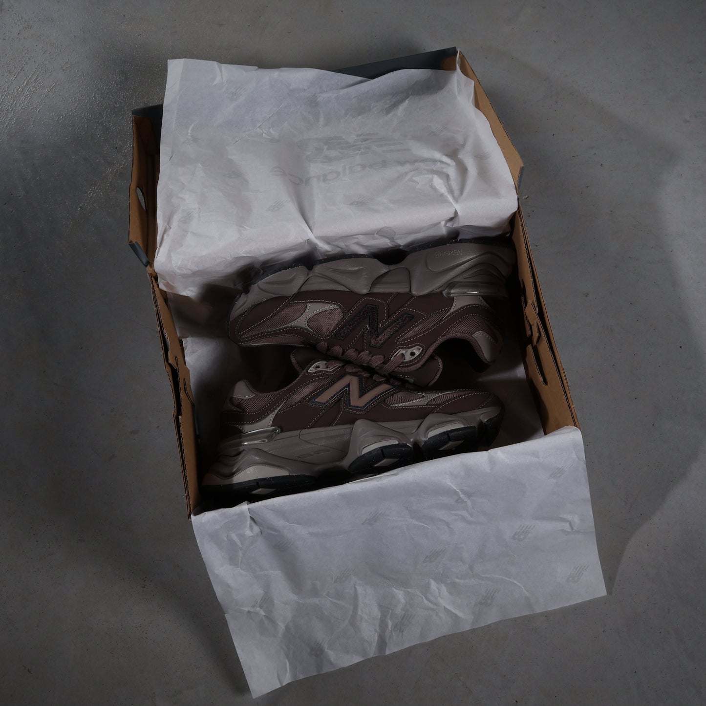 New Balance 9060 Mono Cortado