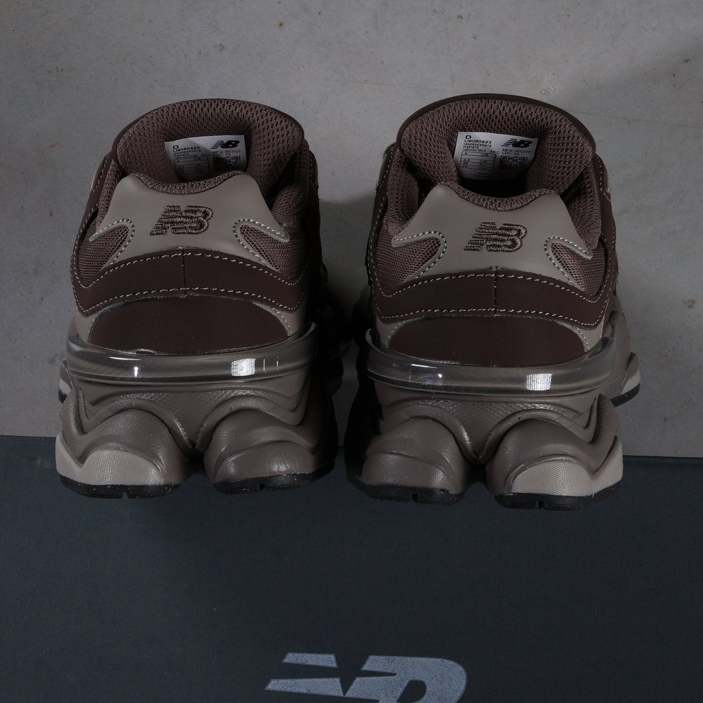New Balance 9060 Mono Cortado