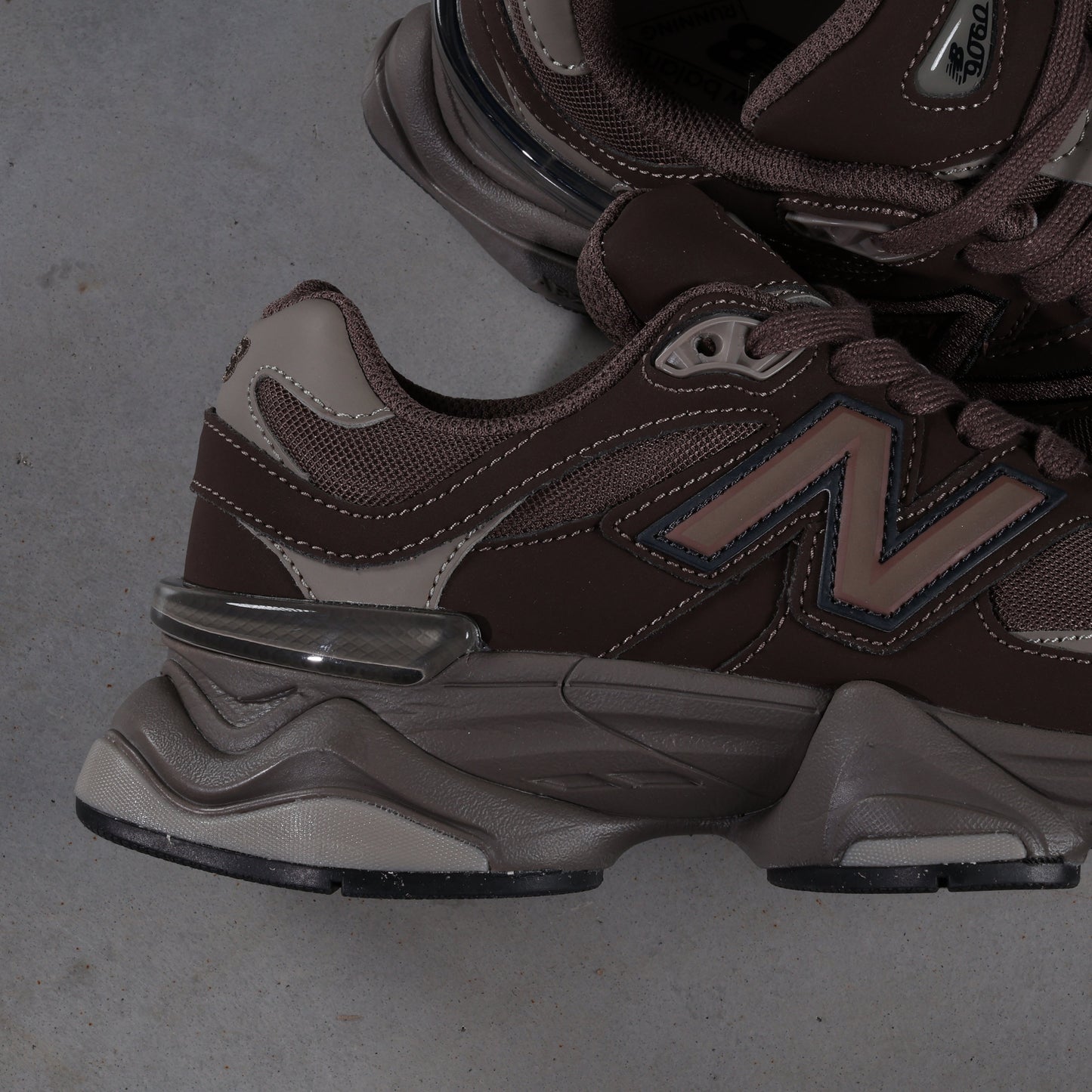 New Balance 9060 Mono Cortado