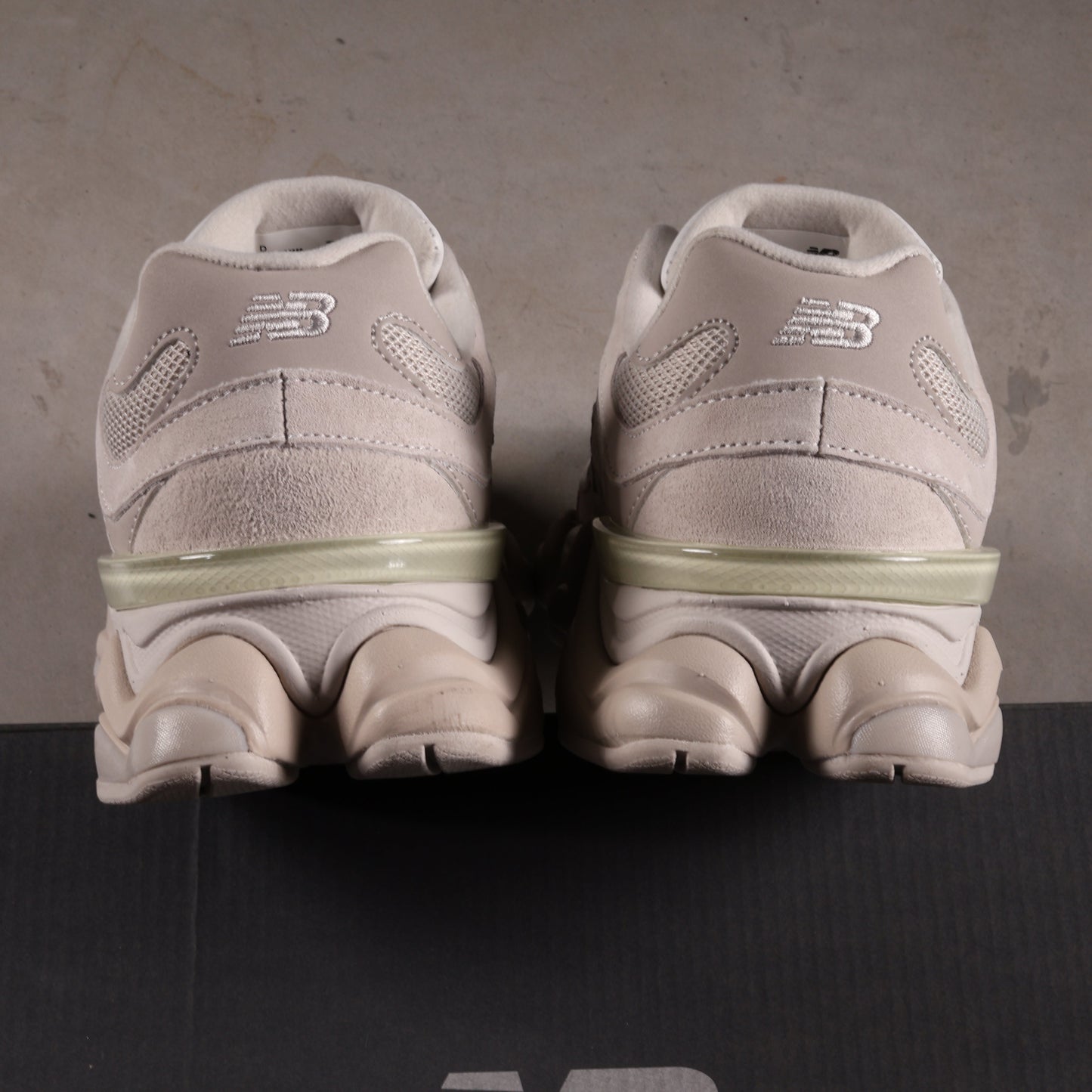 New Balance 9060 Grey Moonbeam
