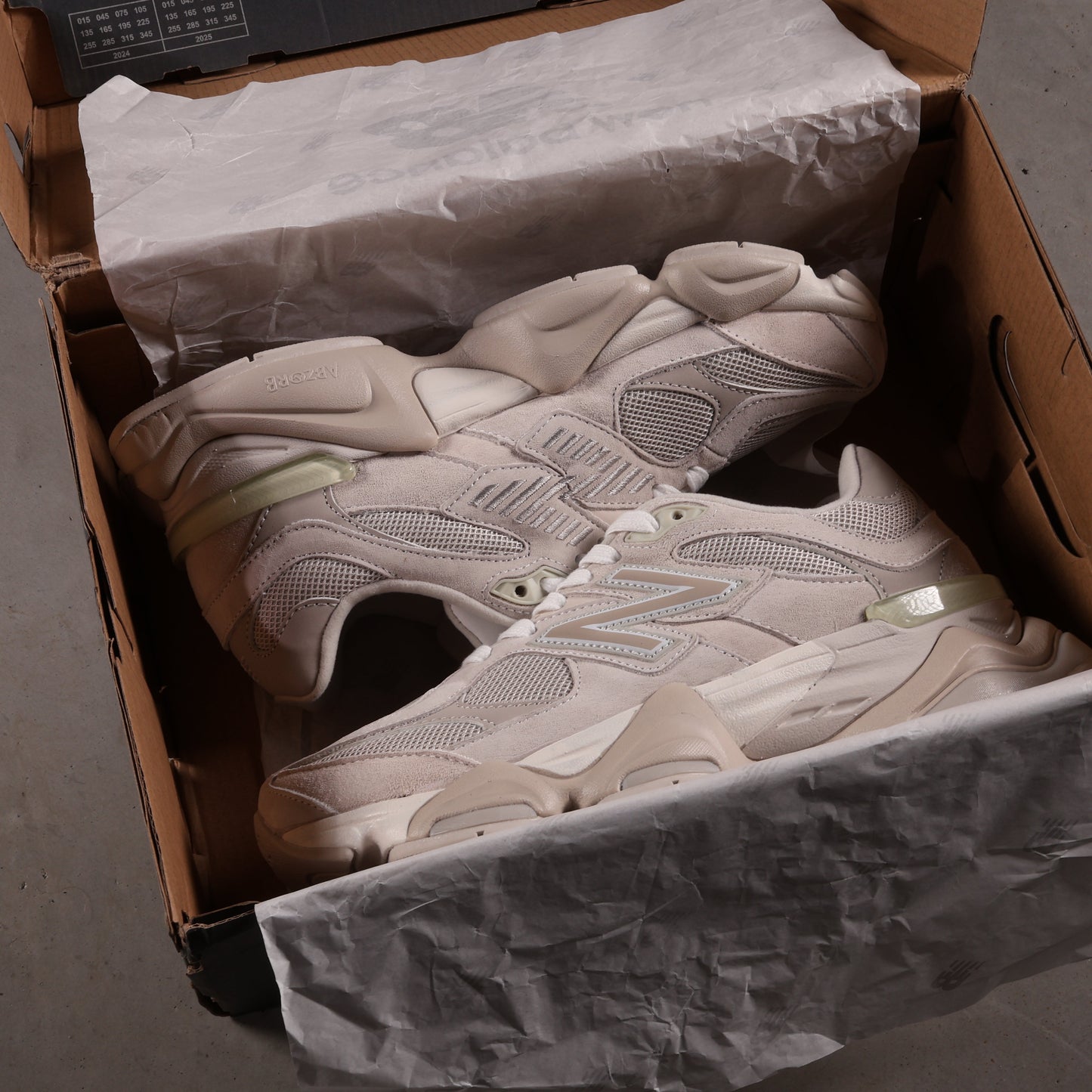 New Balance 9060 Grey Moonbeam