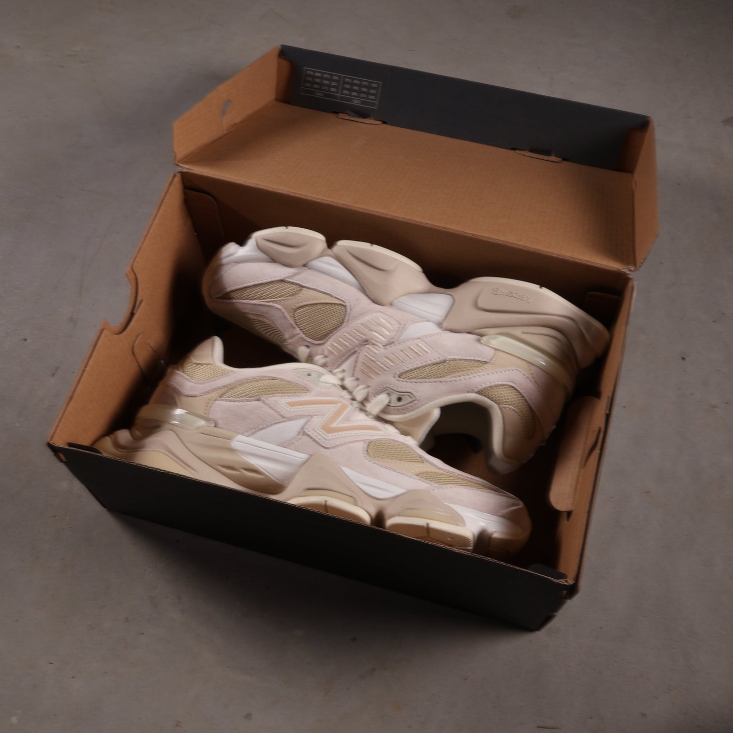 New Balance 9060 Beige