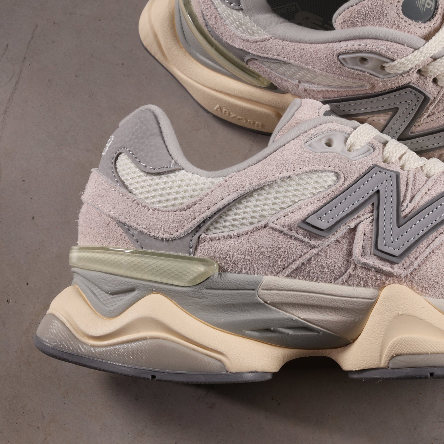 New Balance 9060 Moonbeam Sea Salt