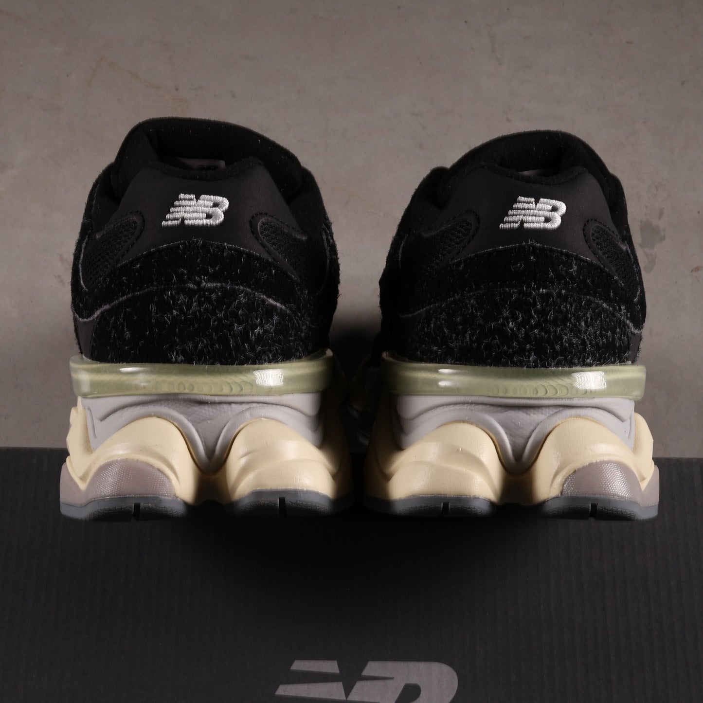 New Balance 9060 Sea Salt Black
